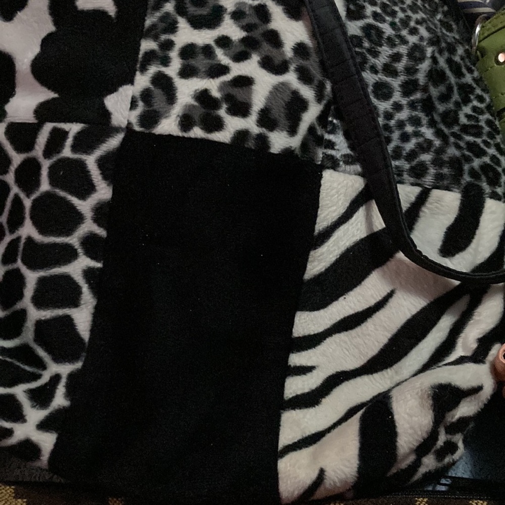Purses - Picture 4 of 10